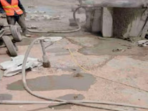 四平水泥混凝土路面板底注浆技术 路面脱空注浆整治方案