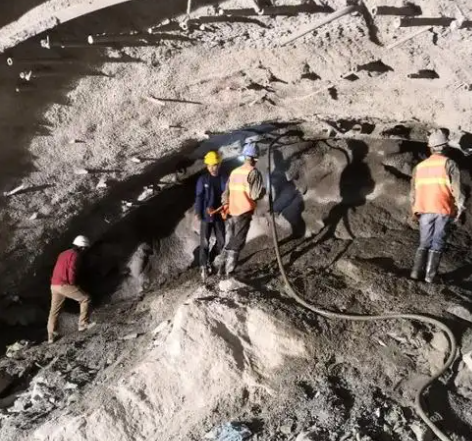 四平拱顶带模注浆料的施工流程及注意事项